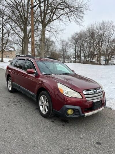 2013 Subaru Outback 2.5i Limited AWD – $4,500